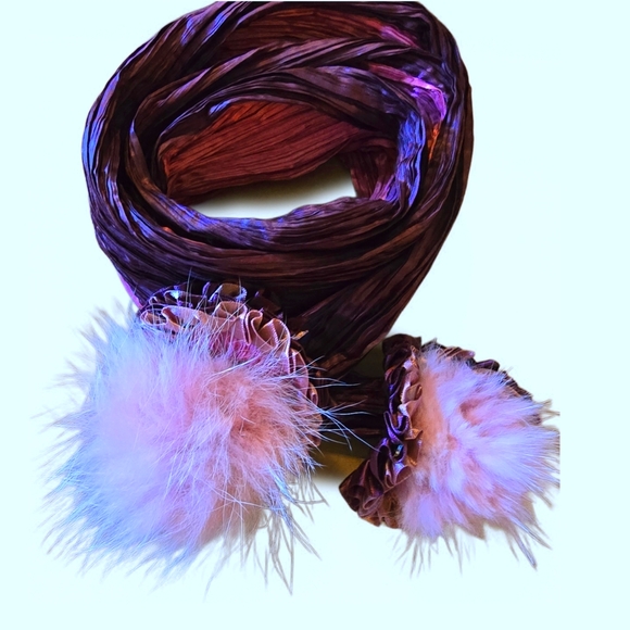 Elegant Multi-Color Crinkle Scarf with Fox Fur Pom-Poms - Picture 1 of 2
